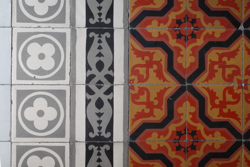Floor tiles