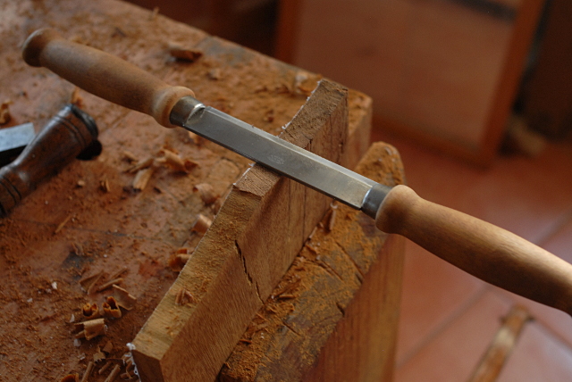 Drawknife for the tight curves