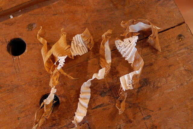 Dual-color shavings